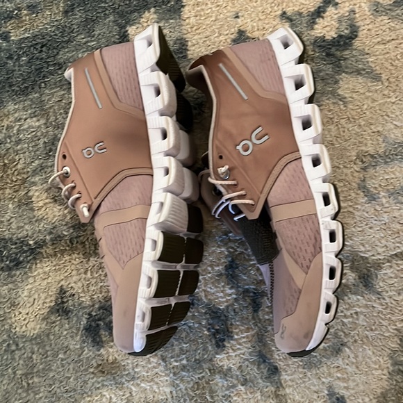 On cloud 5 blush running shoes - Picture 2 of 9